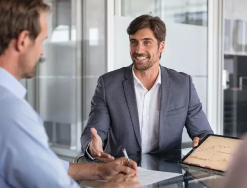 Zoom Métier : Conseiller en Assurance