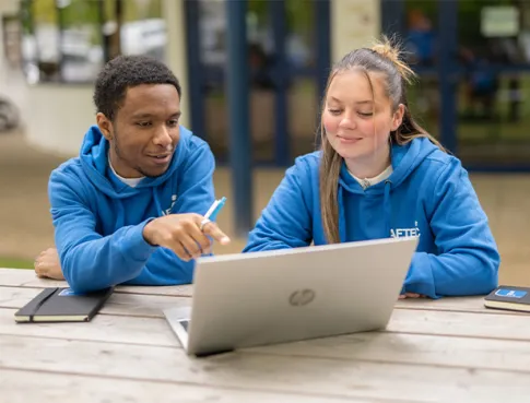 Tout savoir sur la formation au commerce de niveau Bac+2