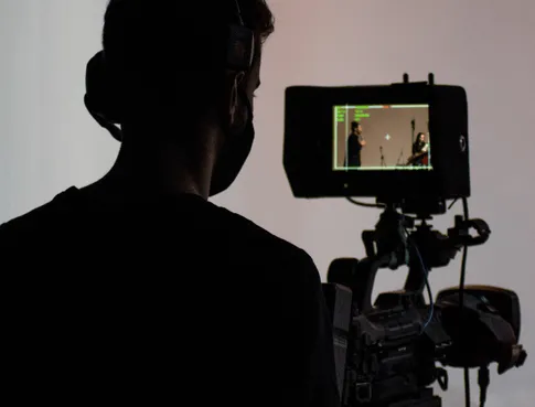 Mini-séries, YouTube & Tiktok : comment se former aux nouveaux formats visuels ?