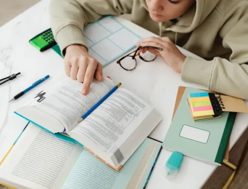 Bachelor ou BTS après le bac ? Les 3 questions à te poser avant l'ouverture de Parcoursup