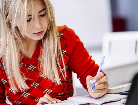COVID-19 : Les enseignements se poursuivent à distance
