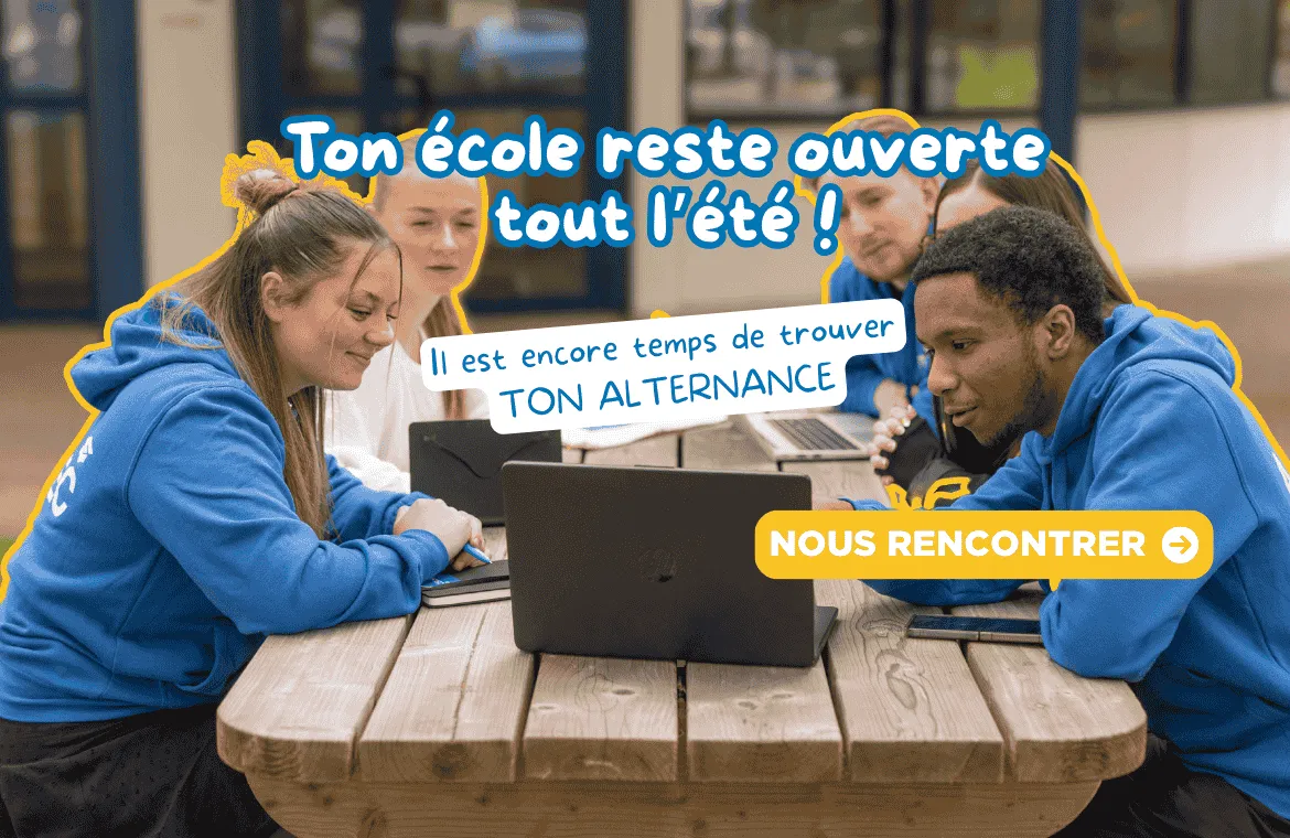 ton-ecole-reste-ouverte-tout-l-ete-aftec-etudiants-qui-regardent-un-ordinateur-pour-sinscrire