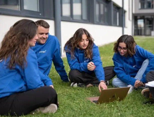Tech-event-organiser-un-événement-étudiant-innovant-ecole-de-commerce-bts-communication-alternance-aftec-Laval
