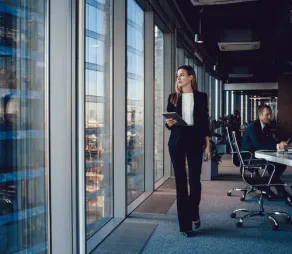 secteur-image-categorie-offre-emploi-aftec-commerce-femme