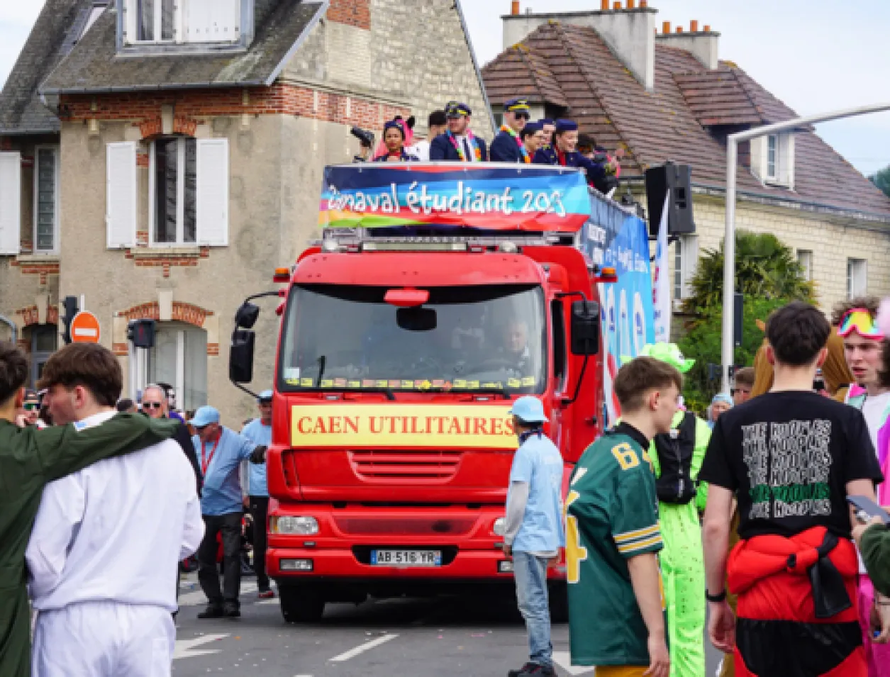 char-aftec-carnaval-étudiant-caen char-aftec-caen-carnaval